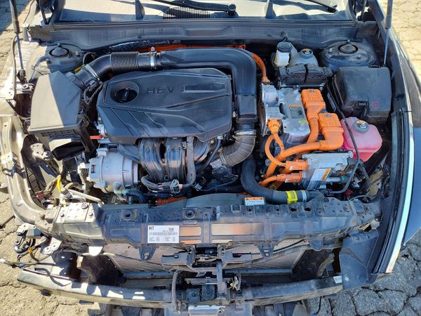 2023 HYUNDAI SONATA Limited — Engine bay