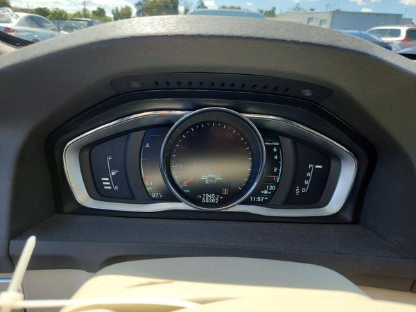 2015 VOLVO V60 Platinum (non R design) — ODOM