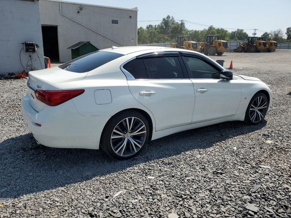 2015 INFINITI Q50