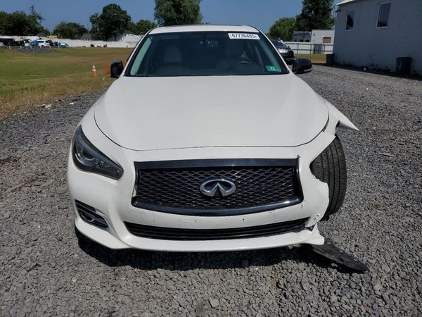 2015 INFINITI Q50