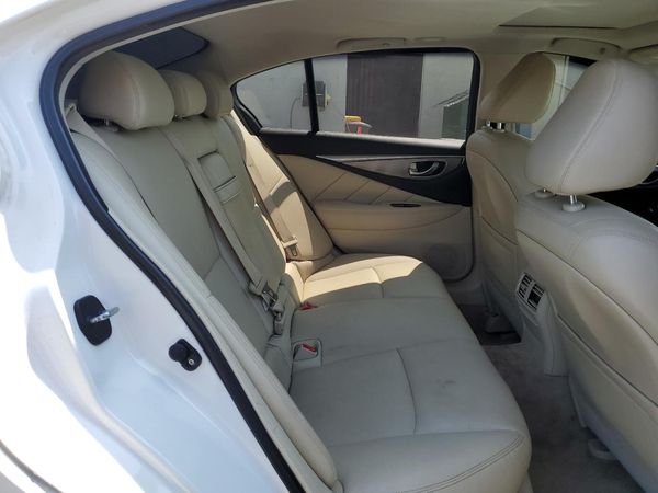 2015 INFINITI Q50