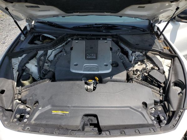 2015 INFINITI Q50