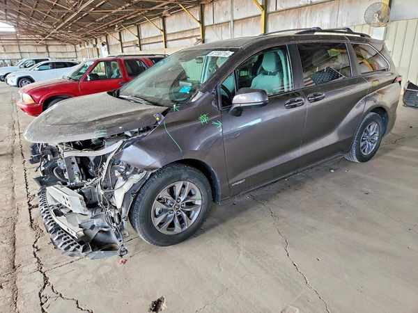 2021 TOYOTA SIENNA