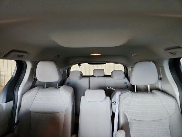 2021 TOYOTA SIENNA LE