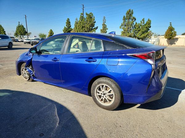 2016 TOYOTA PRIUS