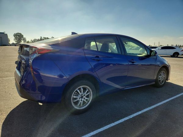2016 TOYOTA PRIUS