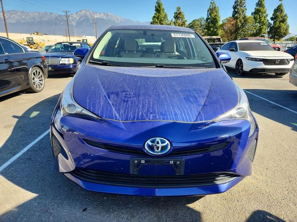 2016 TOYOTA PRIUS