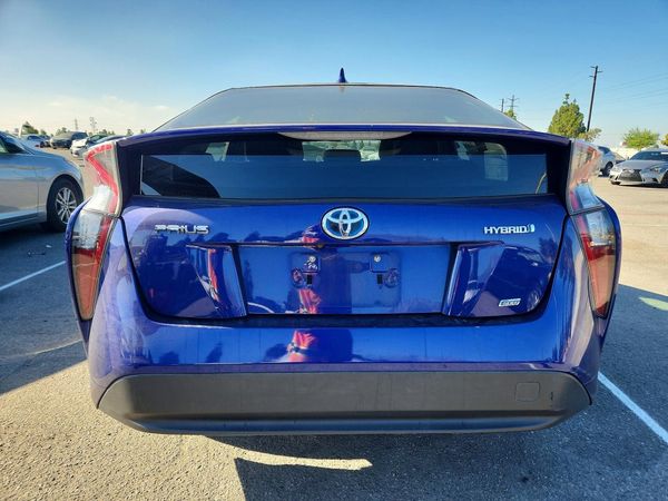 2016 TOYOTA PRIUS