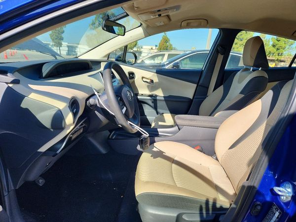 2016 TOYOTA PRIUS