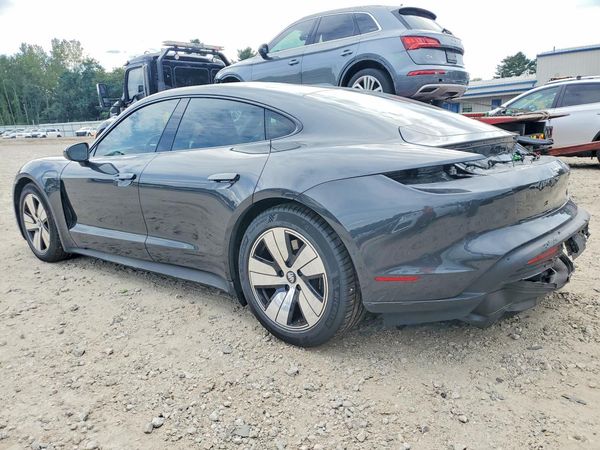 2022 PORSCHE TAYCAN
