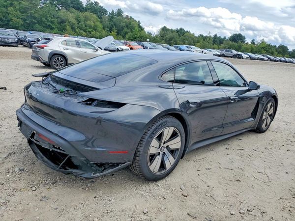 2022 PORSCHE TAYCAN