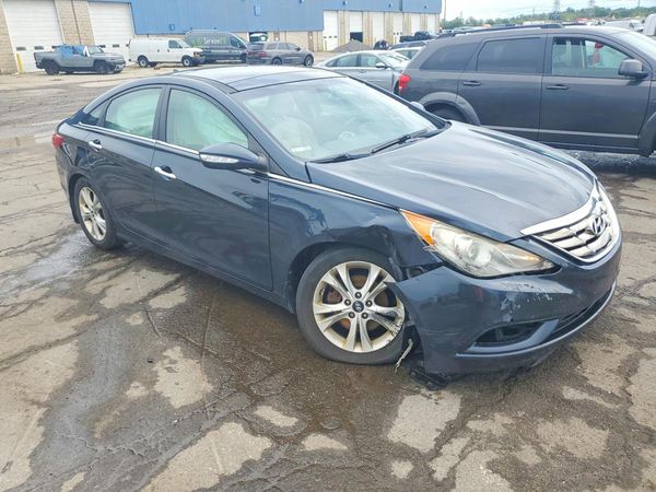 2013 HYUNDAI SONATA