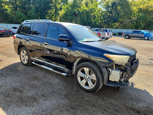 2013 TOYOTA HIGHLANDER Base/Hybrid — Passenger 3/4