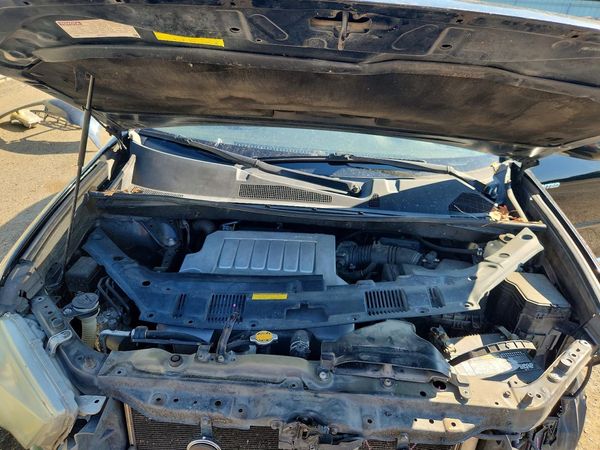 2013 TOYOTA HIGHLANDER Base/Hybrid — Engine bay