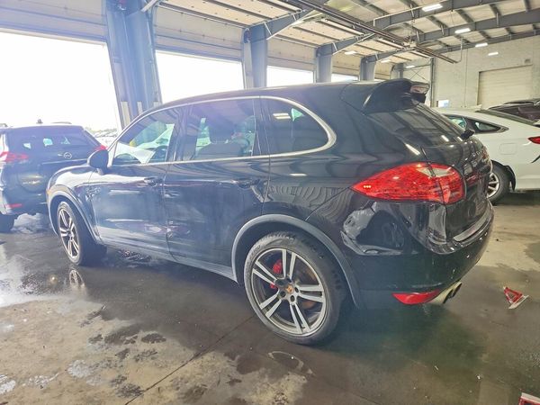 2014 PORSCHE CAYENNE Turbo