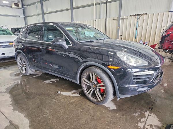2014 PORSCHE CAYENNE Turbo