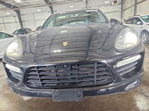 2014 PORSCHE CAYENNE Turbo