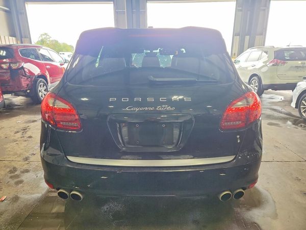 2014 PORSCHE CAYENNE Turbo