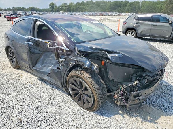 2018 TESLA MODEL X — Passenger 3/4