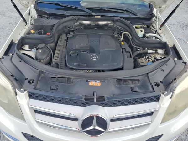 2014 MERCEDES-BENZ GLK GLK350 — Engine bay