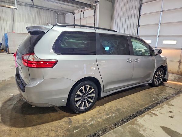 2018 TOYOTA SIENNA