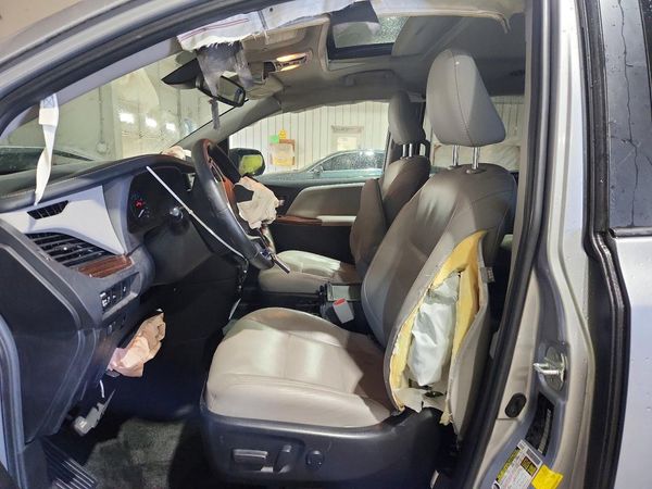 2018 TOYOTA SIENNA