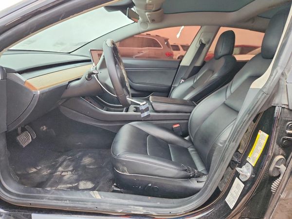2019 TESLA MODEL 3 — DENT
