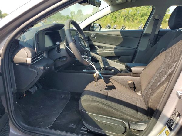 2025 HYUNDAI ELANTRA SE — DENT