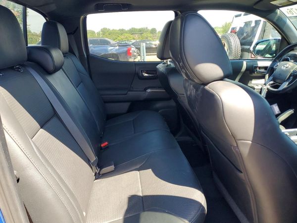 2018 TOYOTA TACOMA