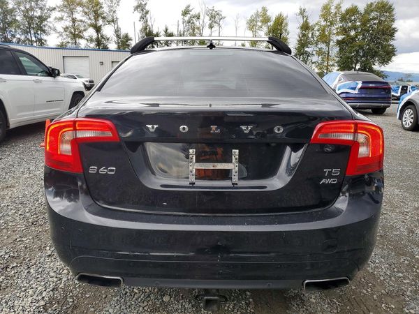 2015 VOLVO S60 Platinum (non R design)