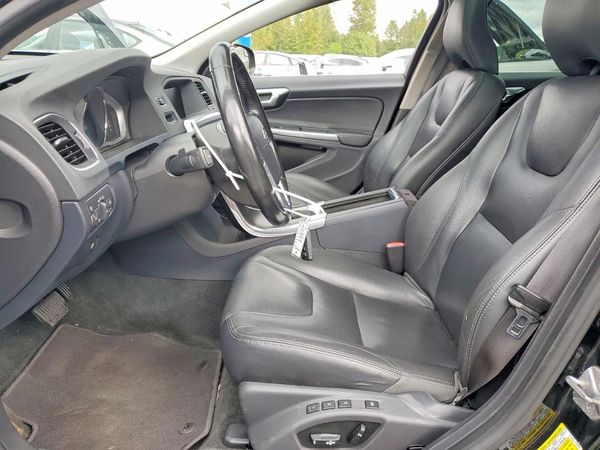 2015 VOLVO S60 Platinum (non R design)
