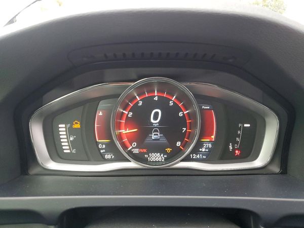 2015 VOLVO S60 Platinum (non R design)
