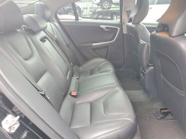 2015 VOLVO S60 Platinum (non R design)