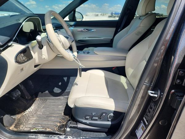 2023 GENESIS ELECTRIFIED GV70