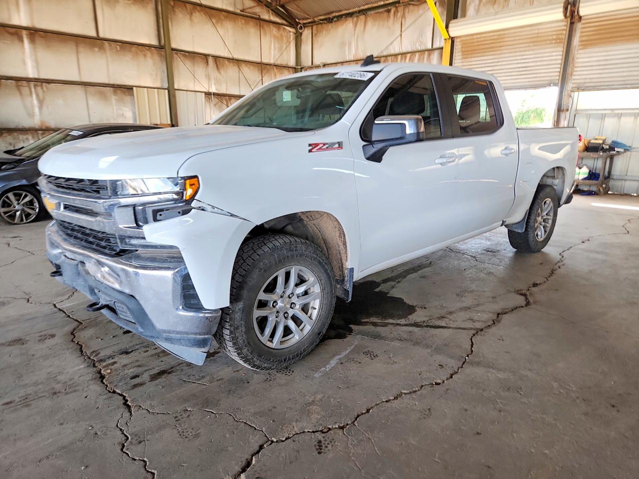 2022 CHEVROLET SILVERADO LT — Front 3/4