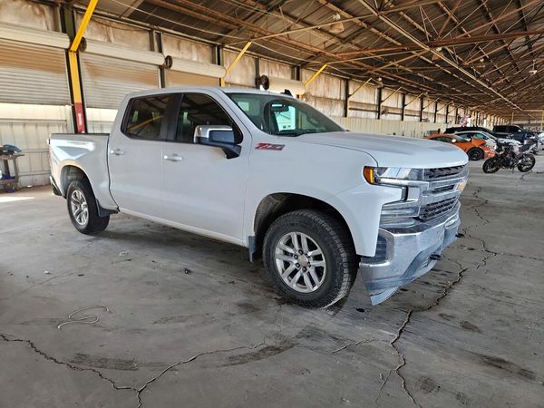 2022 CHEVROLET SILVERADO LT — Passenger 3/4