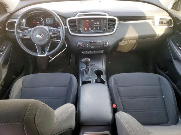 2018 KIA SORENTO L, LX