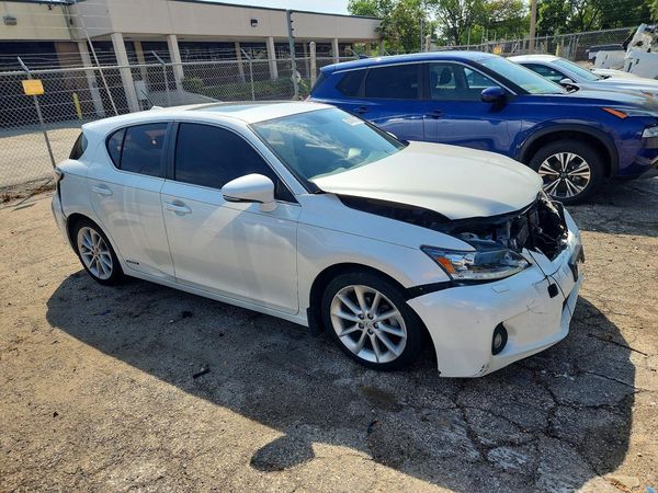 2013 LEXUS CT 200h