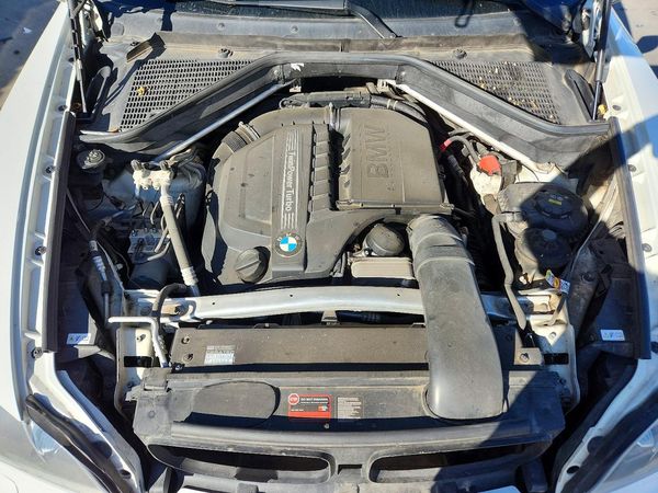 2012 BMW X5 xDrive35i — Engine bay