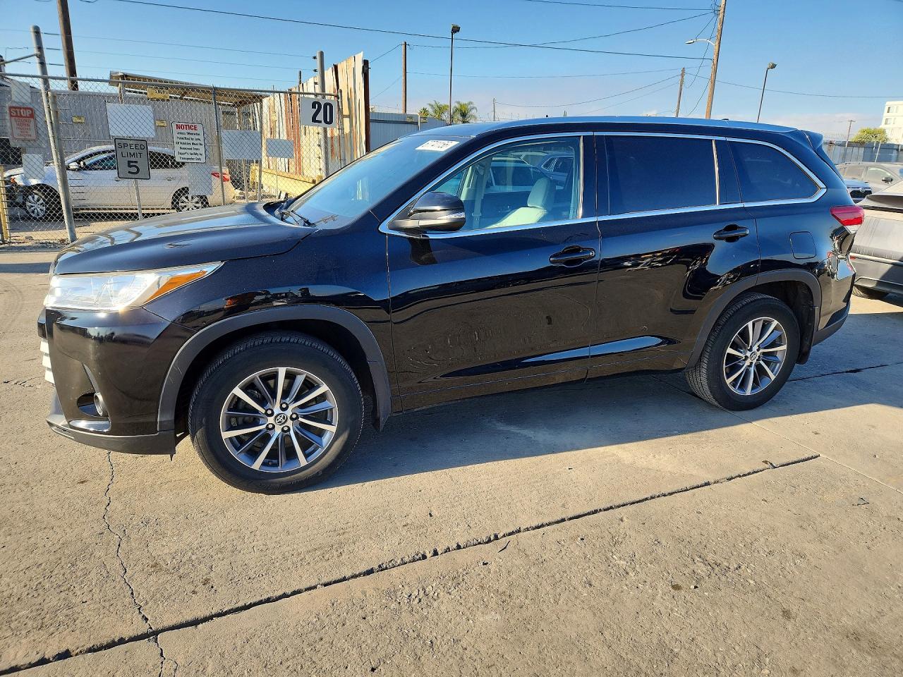 2018 TOYOTA HIGHLANDER