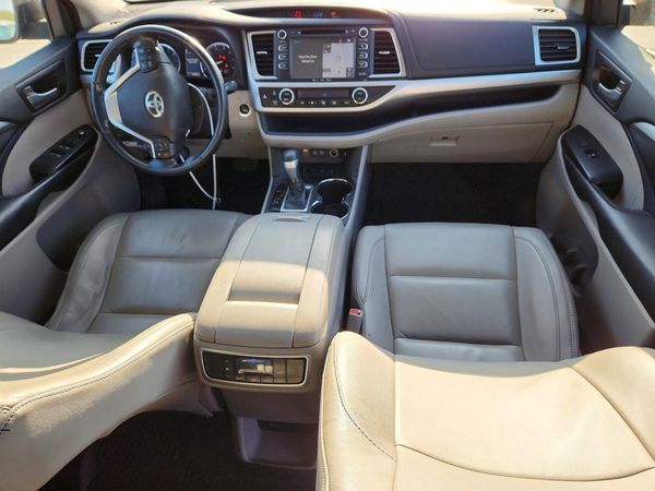 2018 TOYOTA HIGHLANDER