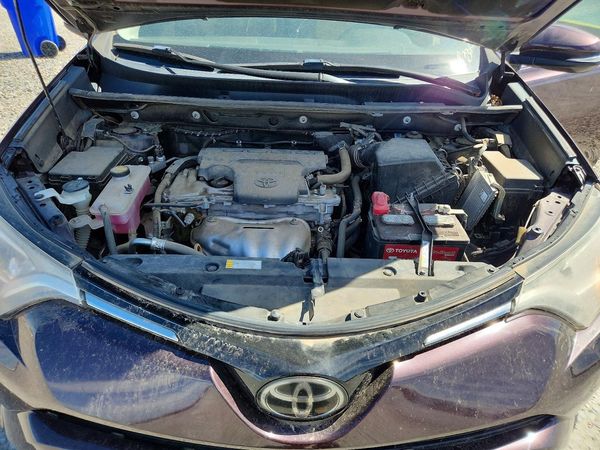 2018 TOYOTA RAV4 Adventure/XLE — Engine bay