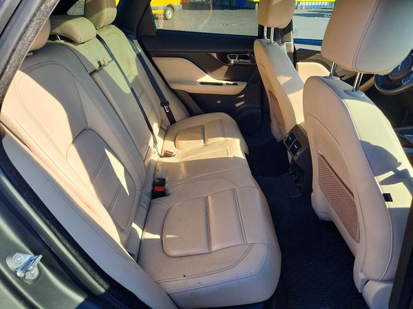 2017 JAGUAR F-PACE Prestige