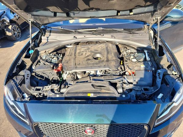 2017 JAGUAR F-PACE Prestige