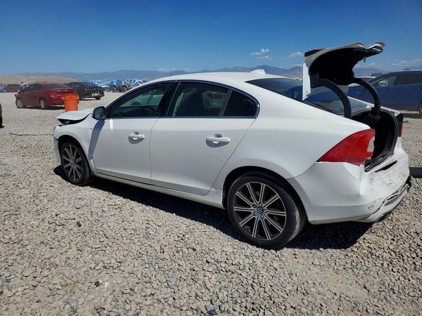 2017 VOLVO S60