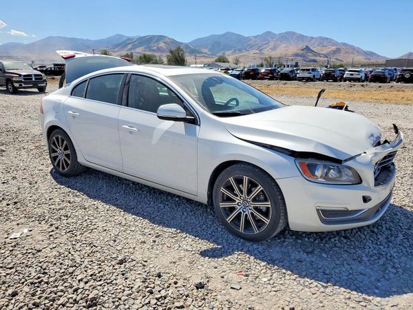 2017 VOLVO S60