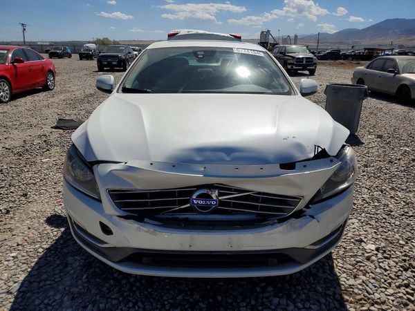 2017 VOLVO S60