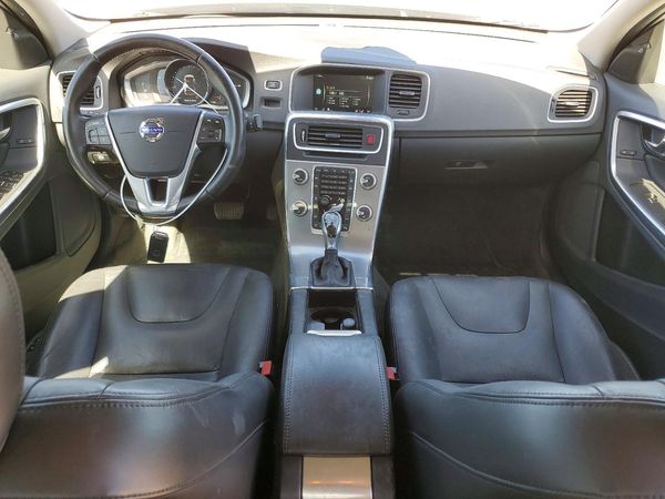 2017 VOLVO S60