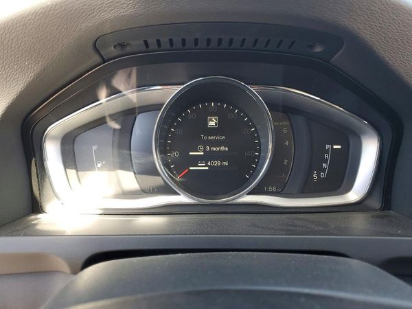 2017 VOLVO S60