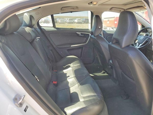 2017 VOLVO S60